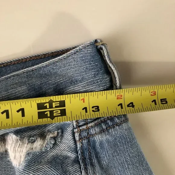 American Eagle Women’s Mom Jean Light Blue Distressed Size 4 Short - Picture 6 of 16